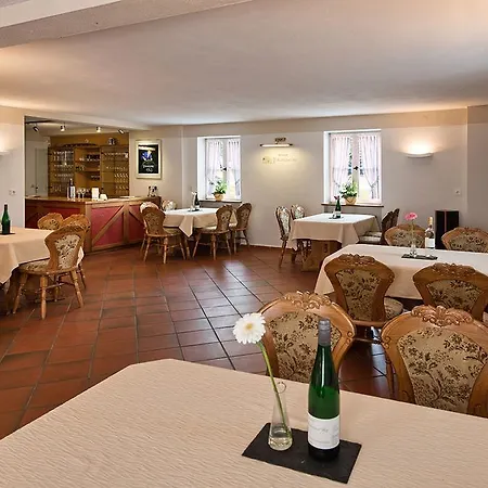 Weinhaus Kurtrierer Hof Hotel Leiwen Room photo
